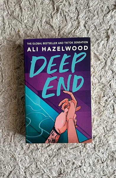 Книга Deep End