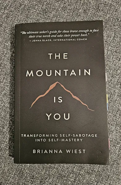 Книга The mountain is you
