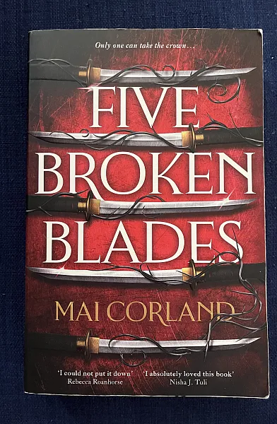 Книга Five broken blades