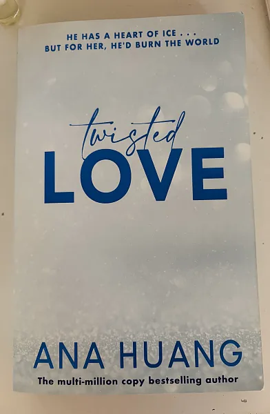 Книга Twisted love
