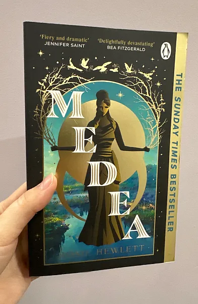 Книга MEDEA