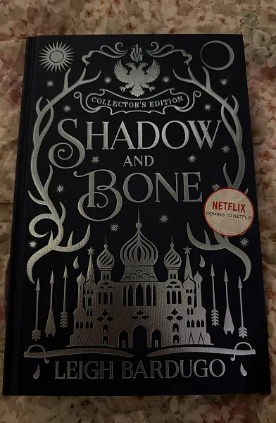 Shadow and Bone (Collector’s Edition)