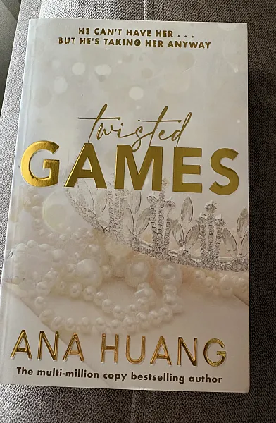 Книга Twisted Games