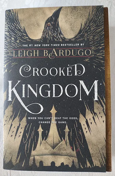 Книга Crooked kingdom