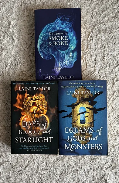 Книга Daughter of Smoke and Bone