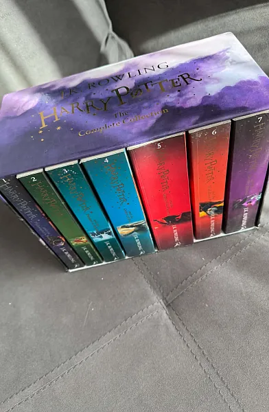 Книга Поредица Хари Потър на английски език