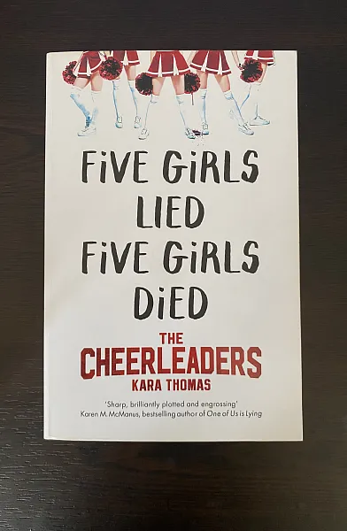 Книга The cheerleaders