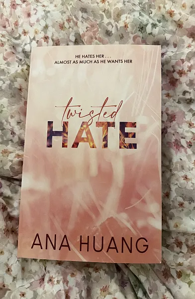 Книга Twisted Hate